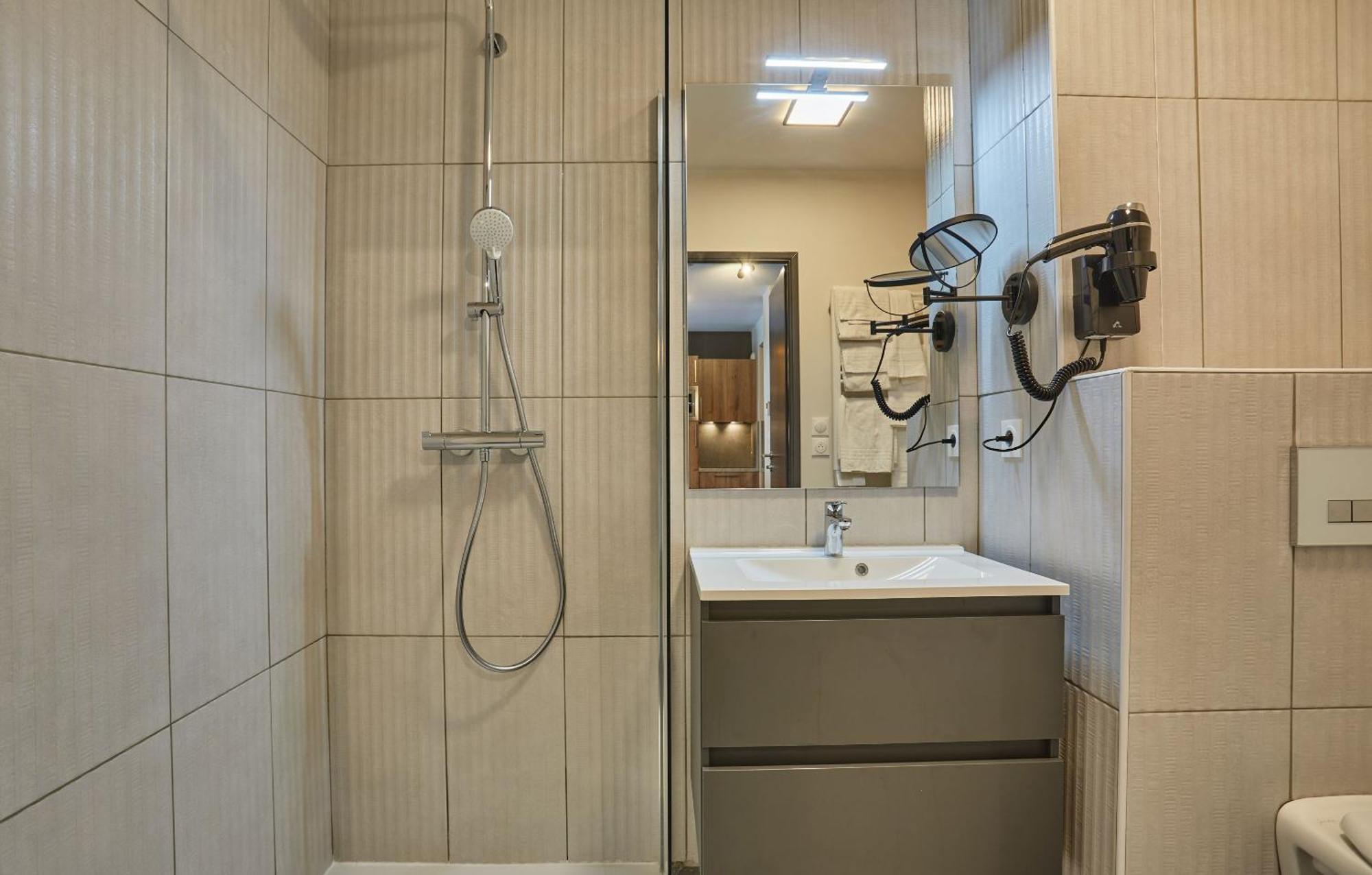 Residence Prestige Odalys Le Mont D'Орон Экстерьер фото
